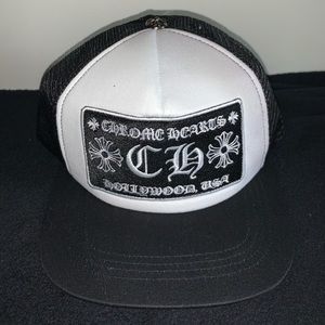 CHROME HEARTS TRUCKER HAT WHITE/BLACK